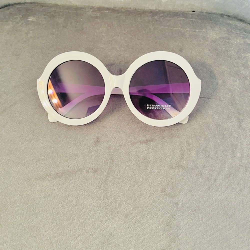 White Round Sunglasses with Purple Lenses